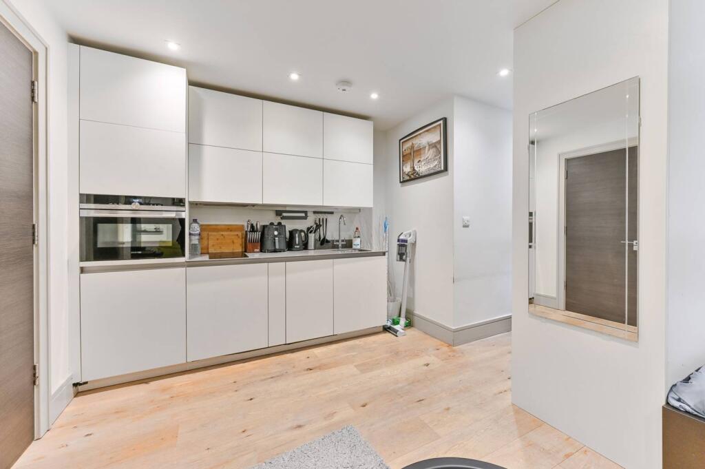 Main image of property: Crown Hill, Croydon, CR0