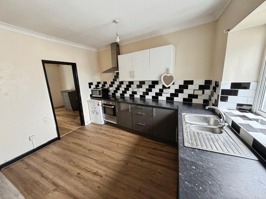 Apartment in Swansea, Morriston - View 2