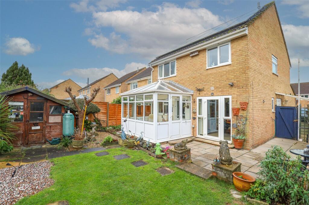 3 bed detached - Nightingale Avenue, Frome, Somerset, BA11 image 4