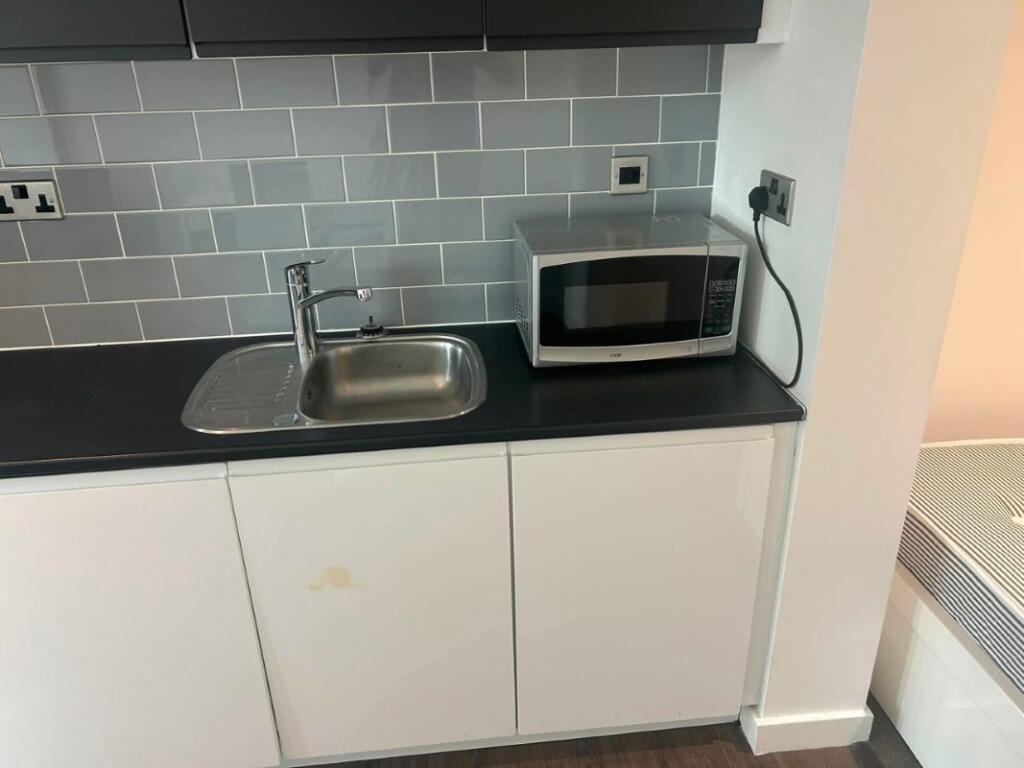 Apartment in Sheffield, Moorfoot, Broomhall - More