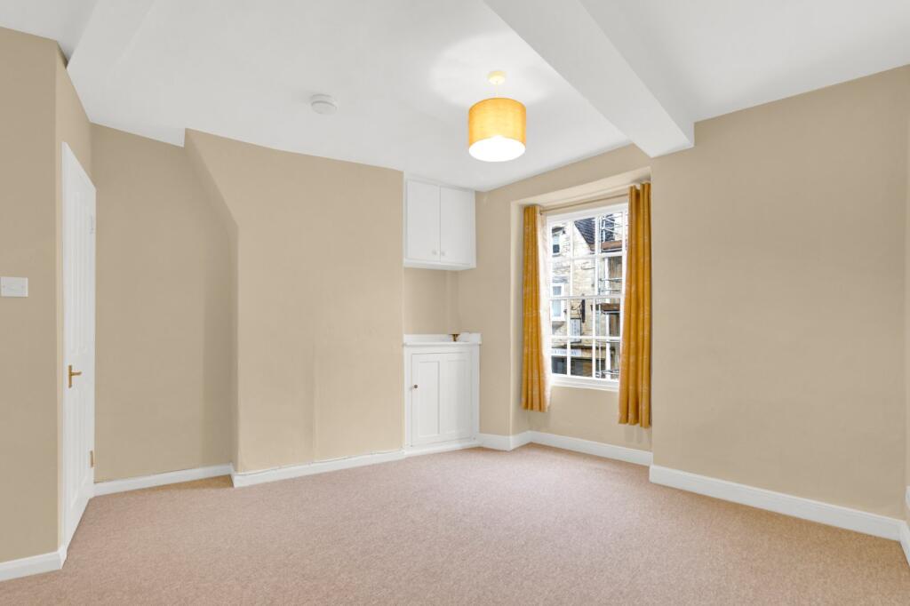 Apartment in Gloucester - View 3
