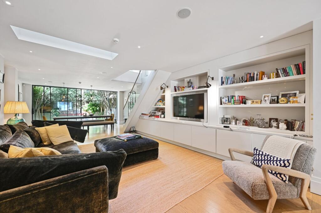House in London, Shepherd's Bush - More
