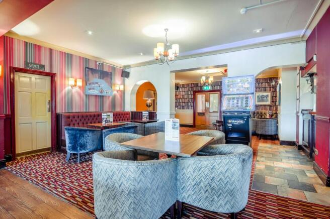 8690261_interior15.jpg