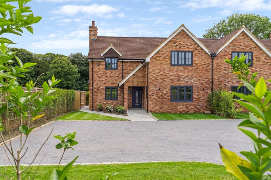 Main image of property: Botley Road, Chesham, Buckinghamshire, HP5