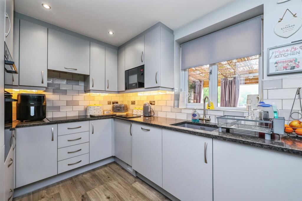 House in Ashfield, Hucknall - View 5