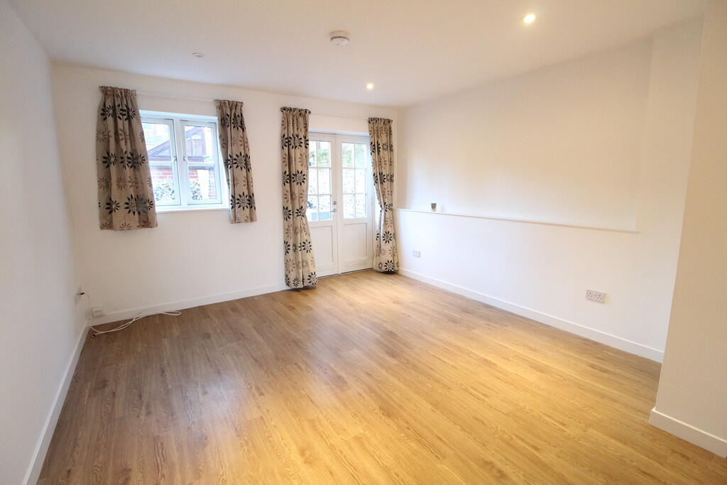 House in West Suffolk, Moreton Hall, Bury St Edmunds - View 2