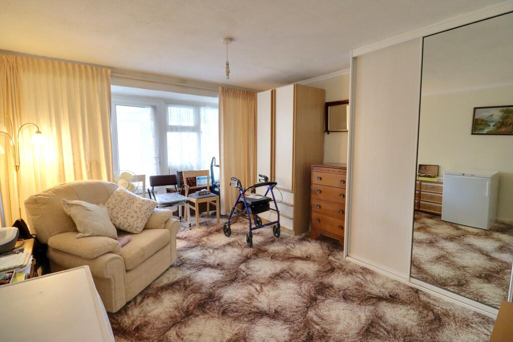 Charlesworth Drive, Waterlooville - View 5