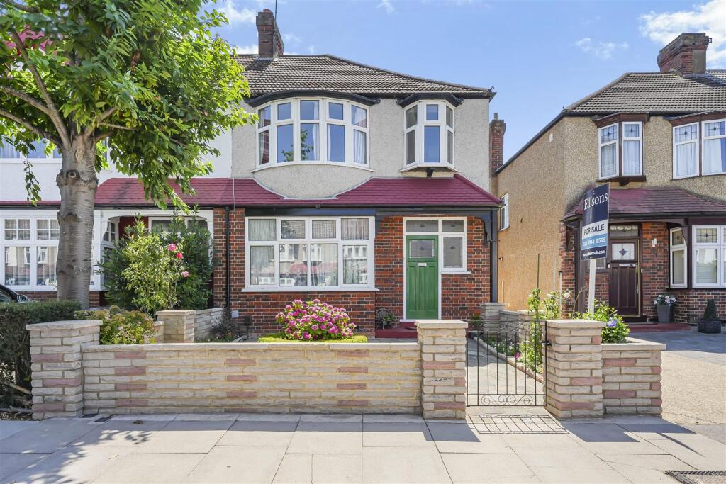 Main image of property: Crossway, Raynes Park