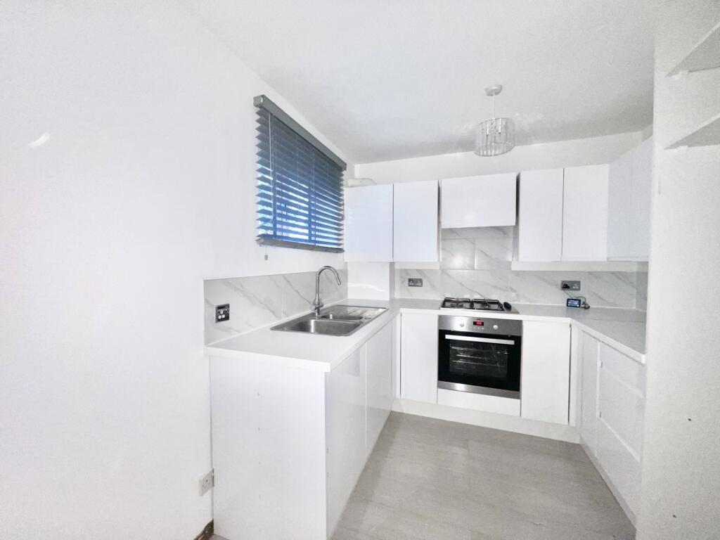 Apartment in Epping Forest, North Weald - More