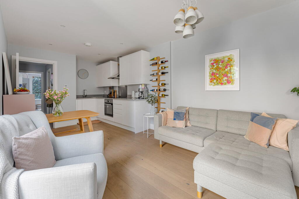 Apartment in London - More