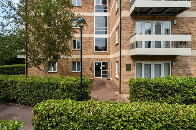 Apartment in Reading, Dee Park