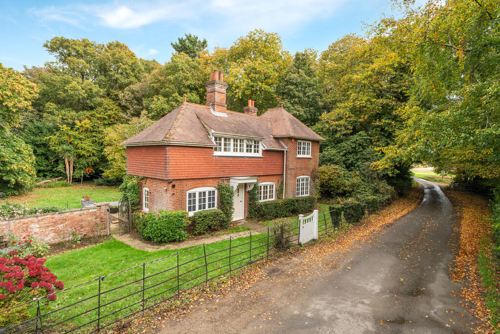 4-bed detached on Beeston Lane, Beeston, NR12, £475,000