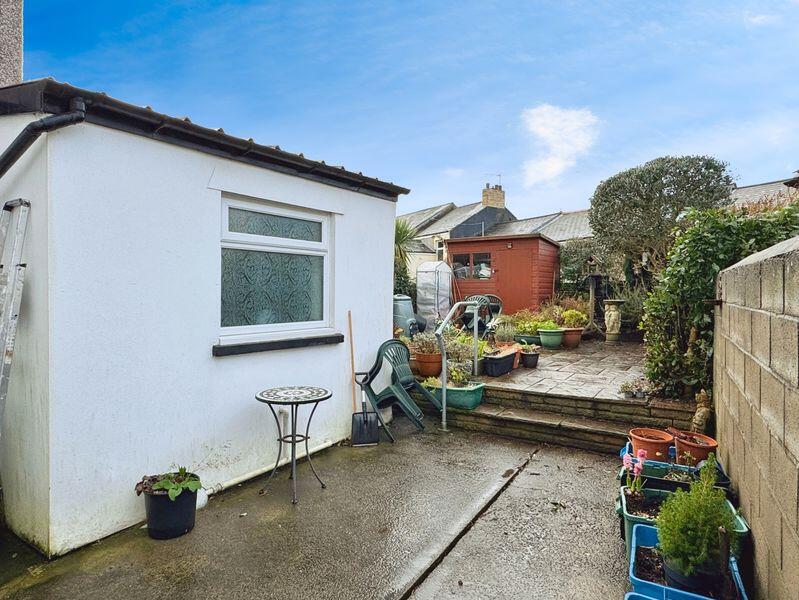 A Wonderful Traditional Bay Fronted & Spacious Home. Clifton Road, Newport - View 5