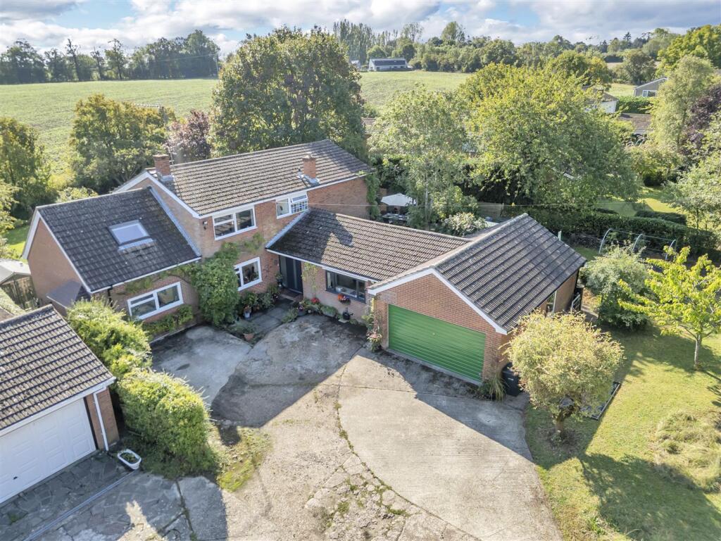 Farrows Close, Chevington, Bury St. Edmunds - View 2