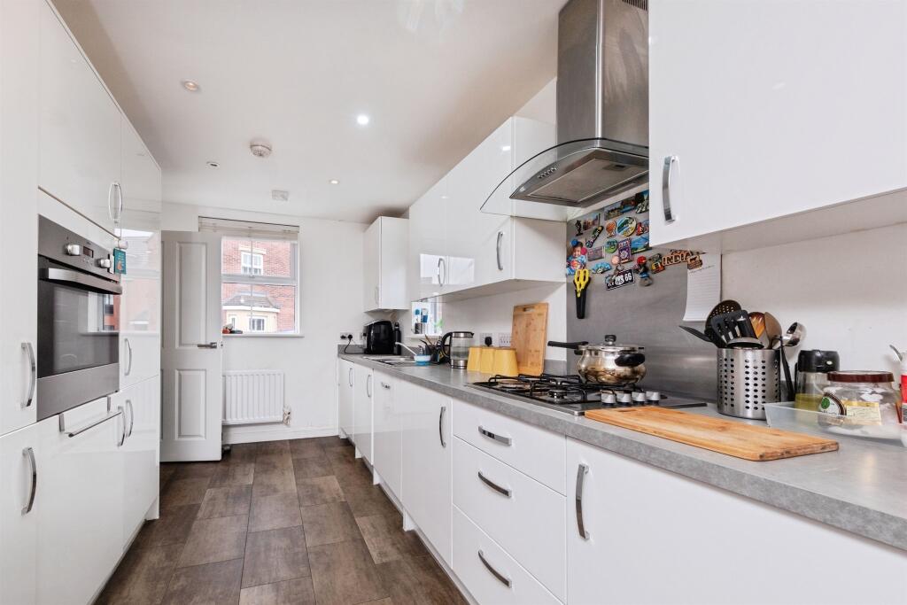 House in Newport Pagnell, City of Milton Keynes - More