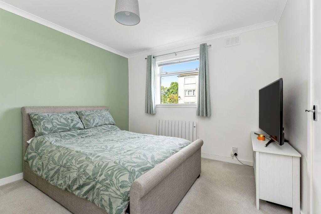 Apartment in Edinburgh, Davidson's Mains - More