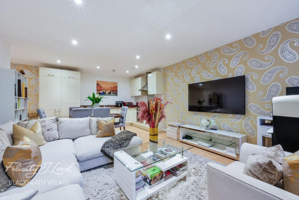 Apartment in London, Kidbrooke Village, Kidbrooke - View 4