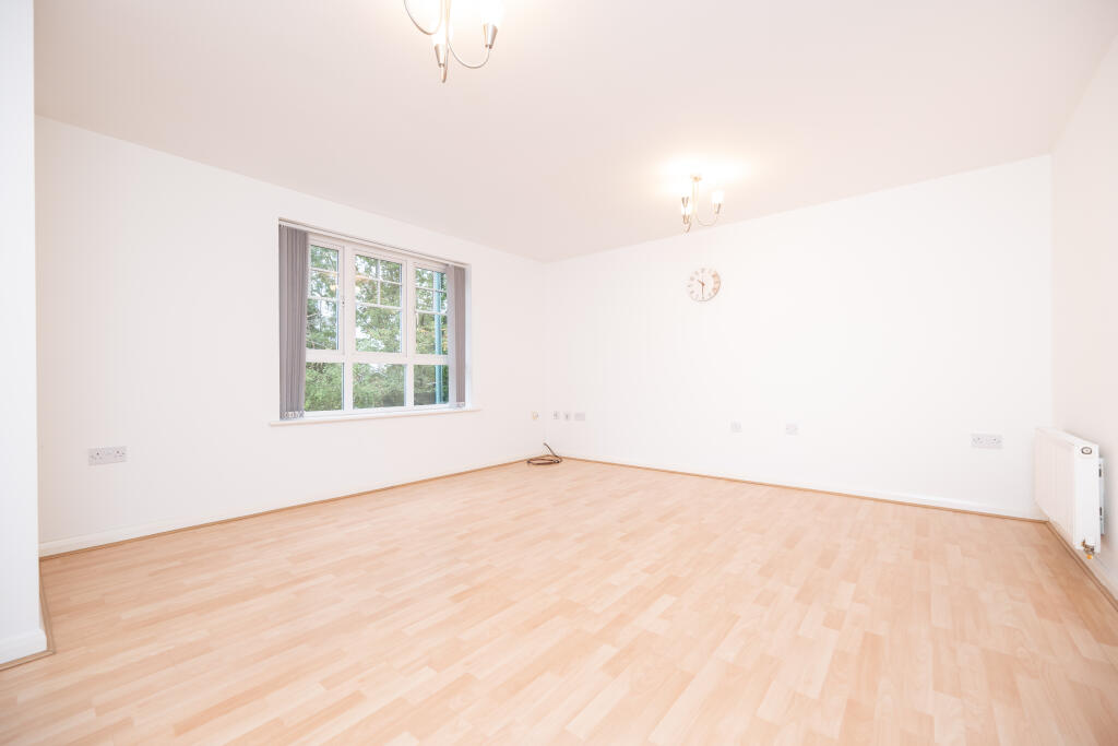 Apartment in Bromsgrove - More