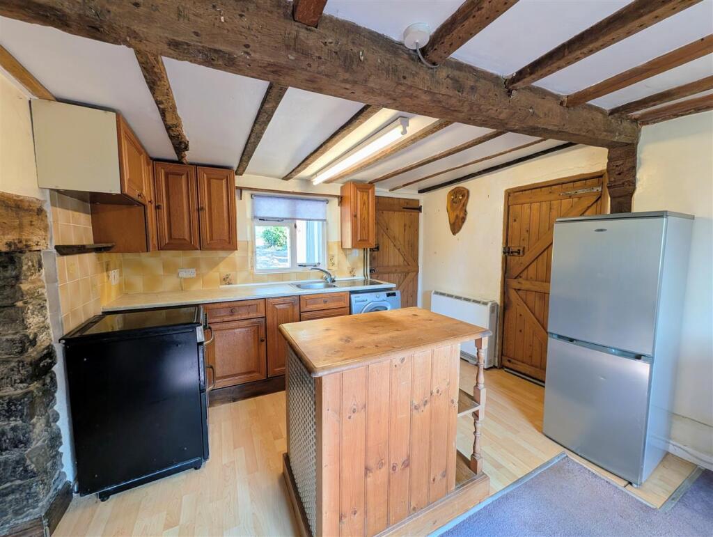 House in Pembridge, Herefordshire - View 4
