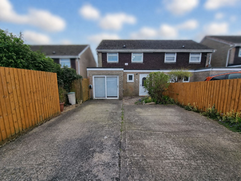 Main image of property: Trem-Y-Mor, Brackla, CF31