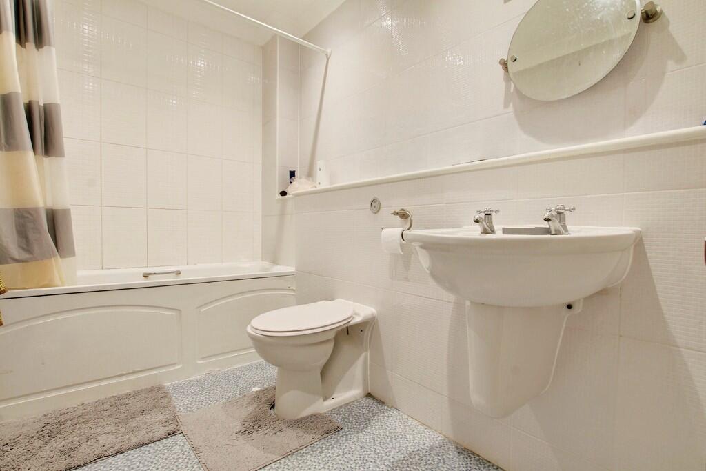 Apartment in Fenland, Chatteris - More