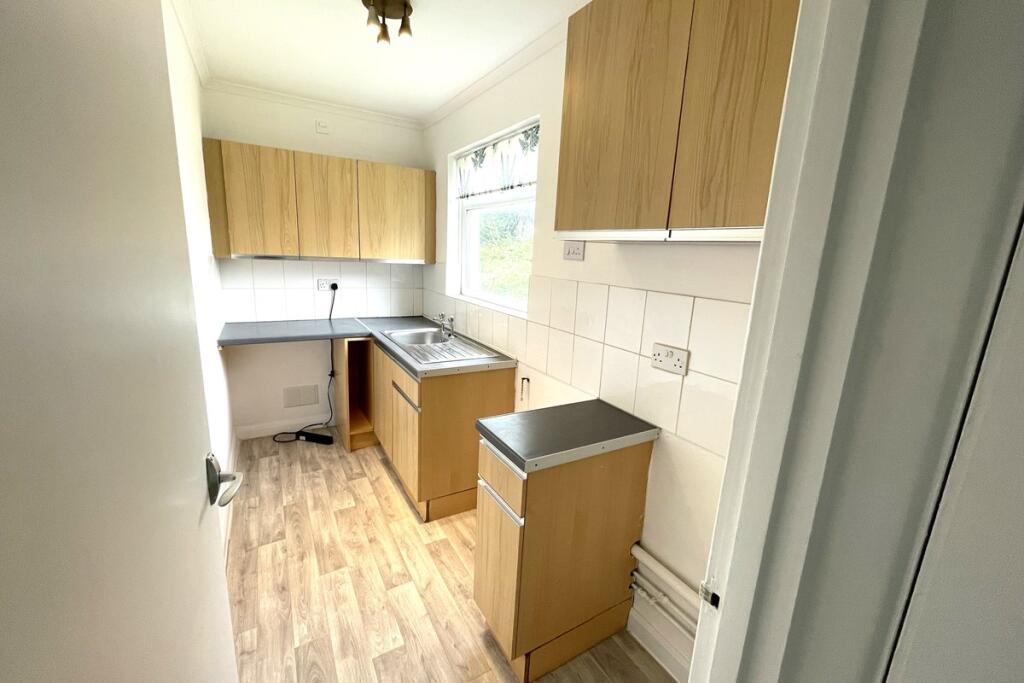 Campbell Court, Goring Street, Goring By Sea, Worthing, West Sussex, BN12 5AB photo 5