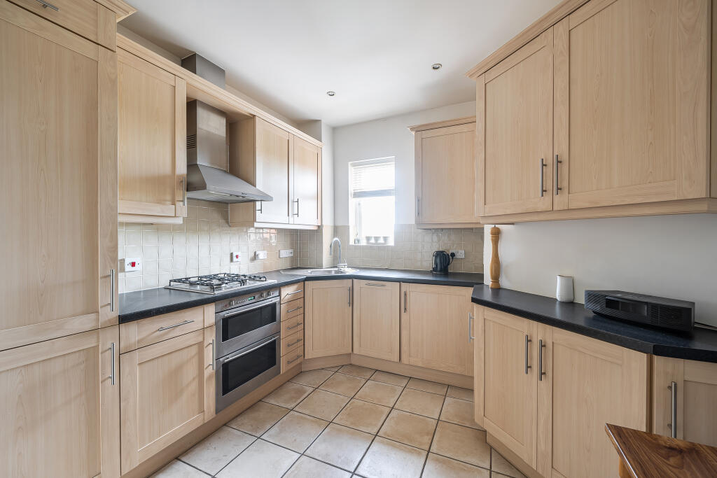 Apartment in Southampton - View 5