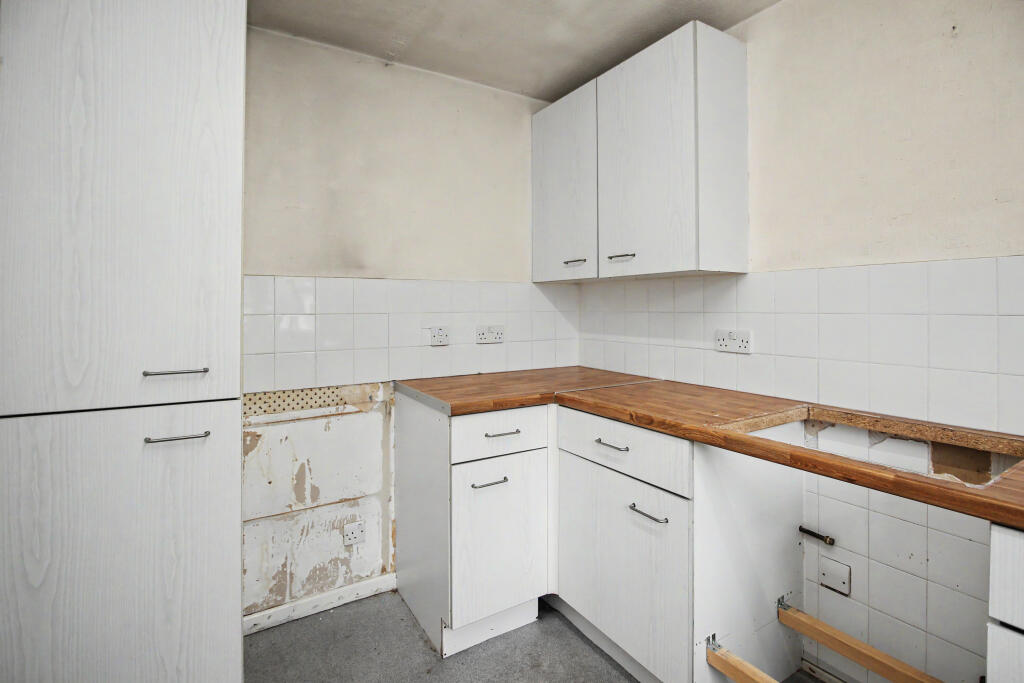 Apartment in Bradford - View 5