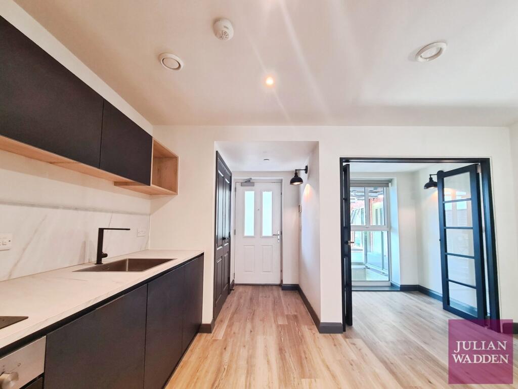Apartment in Stockport, Greater Manchester - View 4