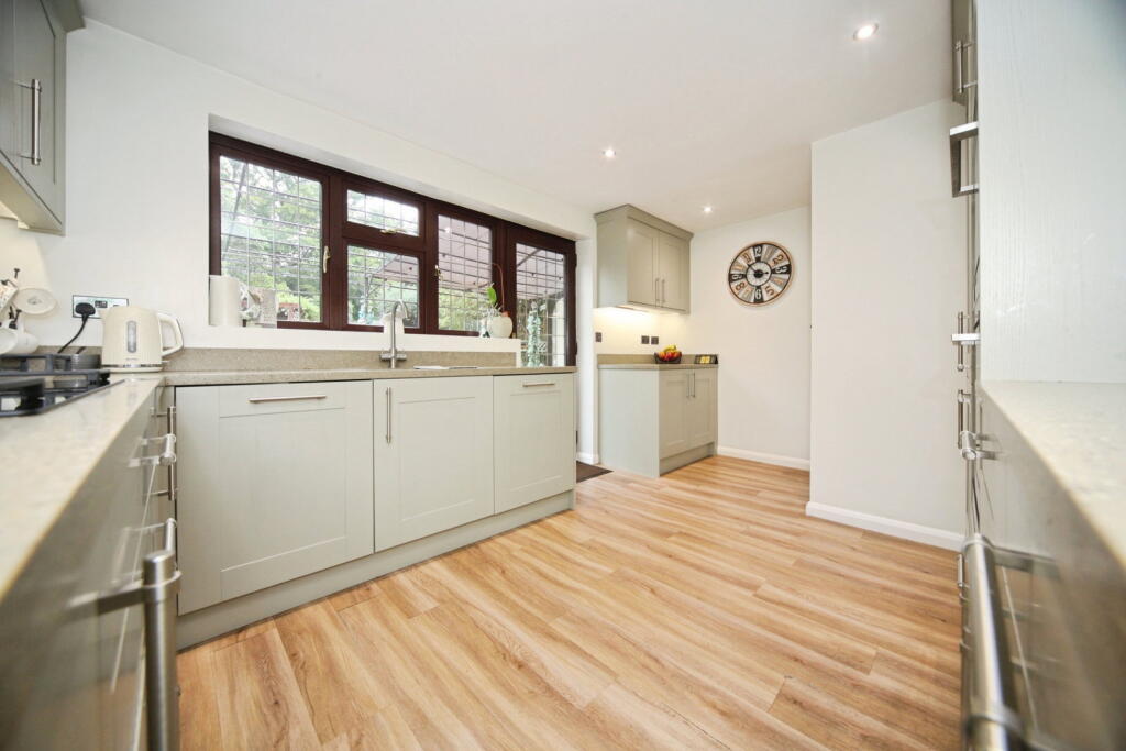 Ditton Green, Luton, LU2 8RU photo 3