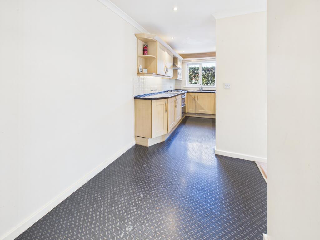 Apartment in Basingstoke and Deane, Tadley - View 5