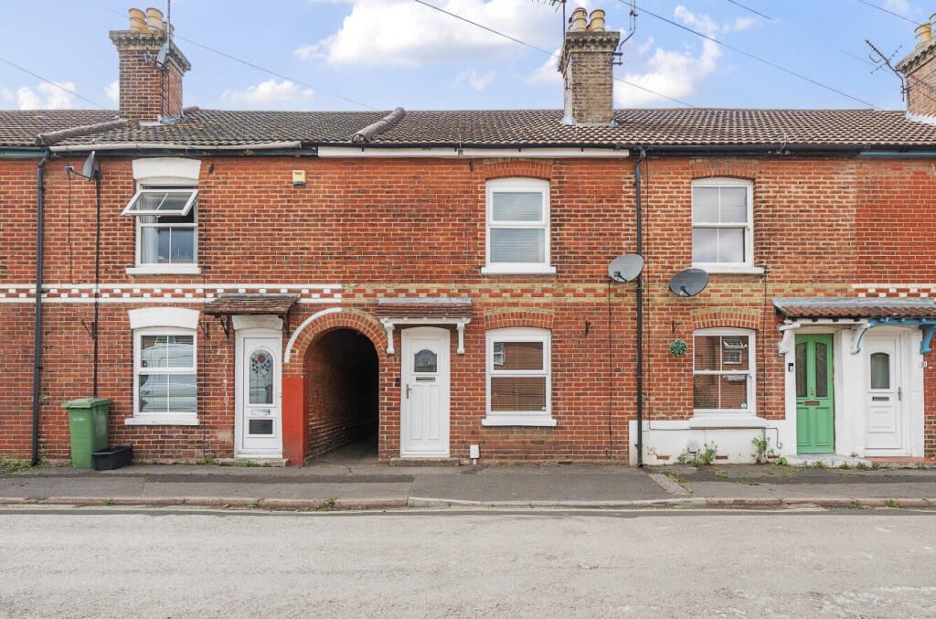 2-bed terraced on Mount View, Eastleigh, Hampshire, SO50, £260,000
