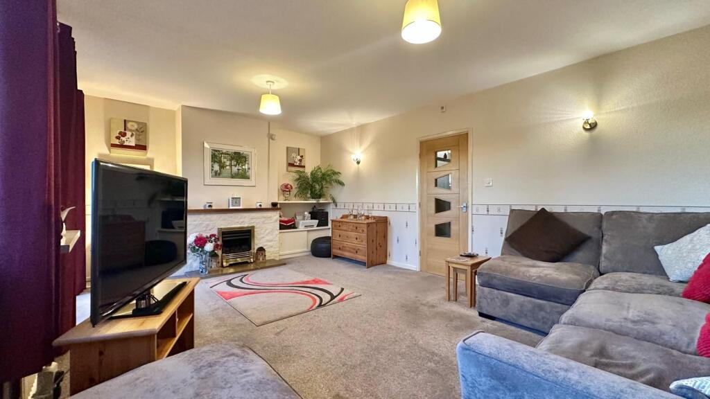 Pinewood Drive, Binley Woods, Coventry, CV3 2BX photo 3