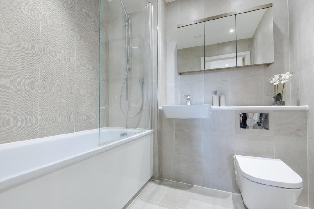 Apartment in Sevenoaks - View 4