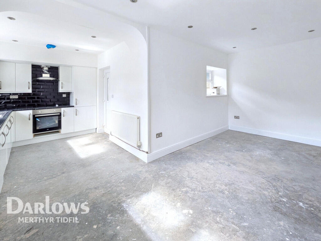 3-bed detached on Pantglas Road, Merthyr Tydfil, £265,000