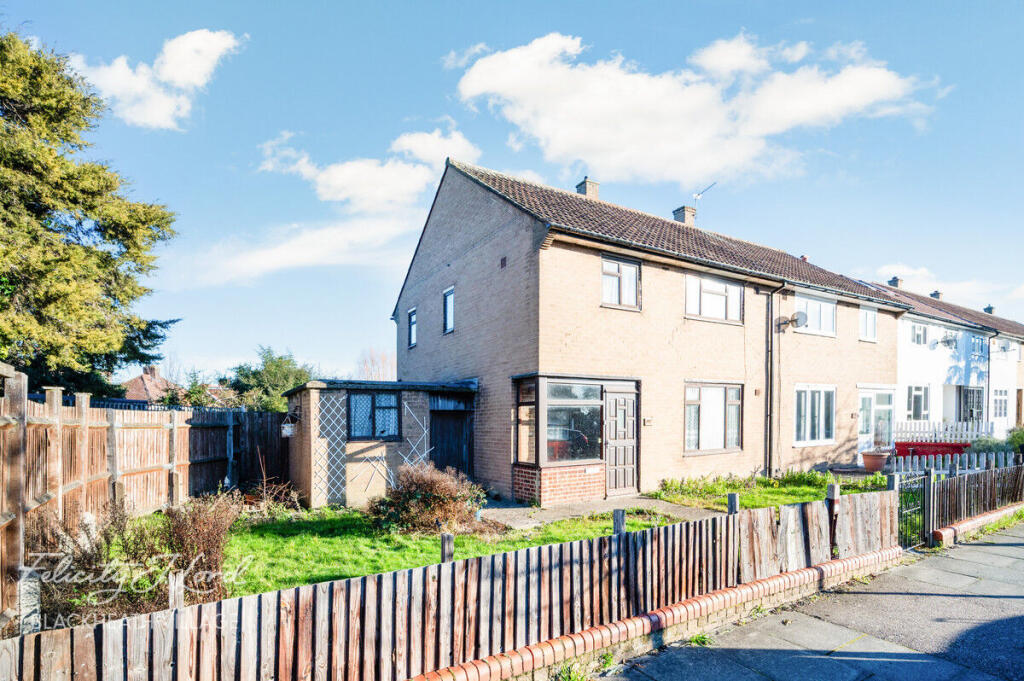3-bed semi-detached on Brook Lane, London, £495,000