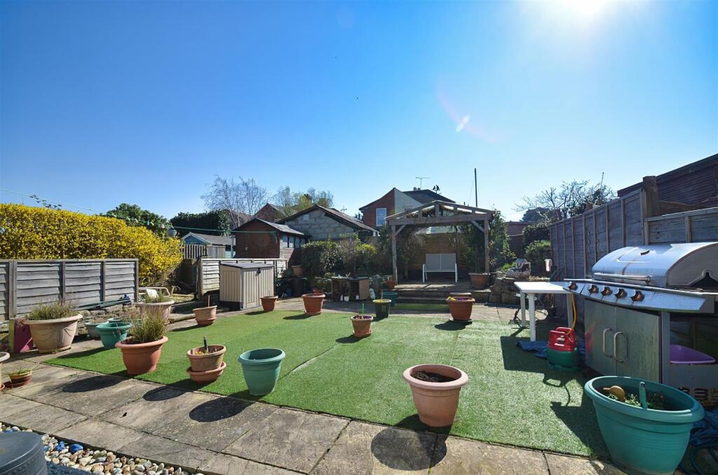 Apartment in Ryde, Pelhamfield - View 5