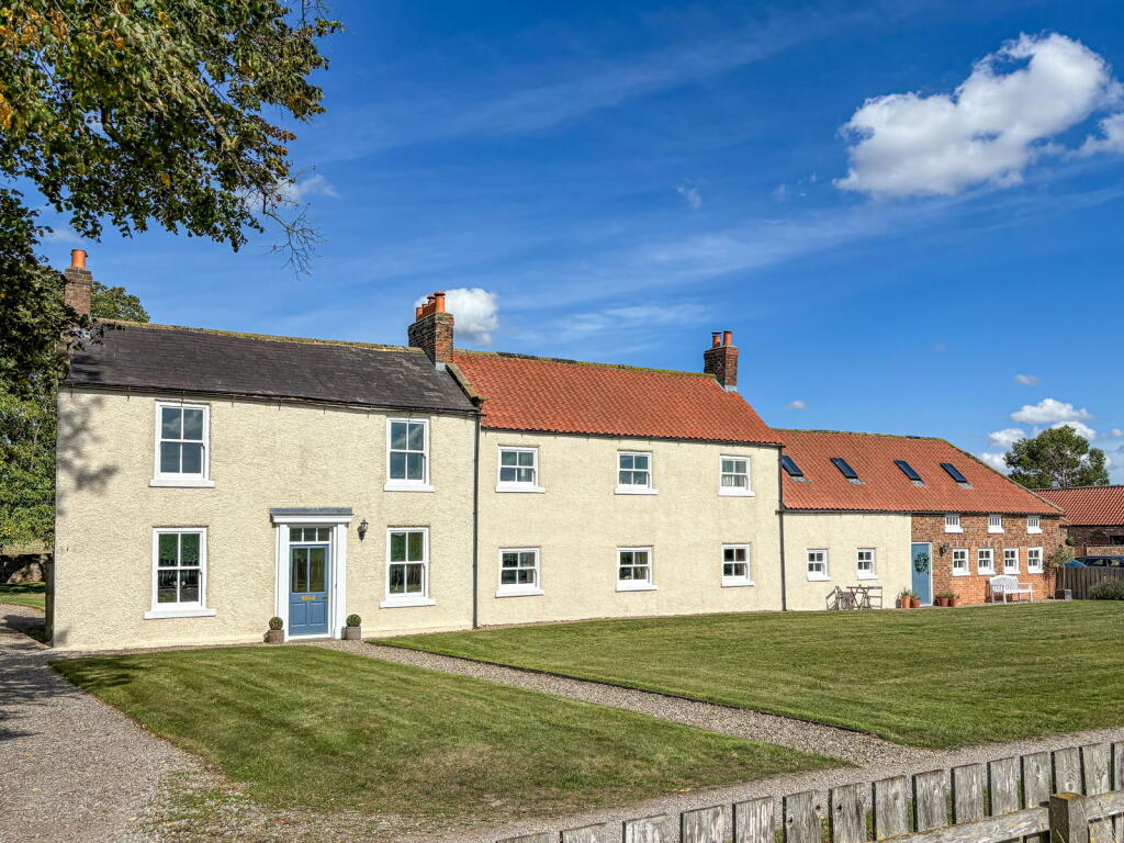 5-bed detached on Ainderby Road, Northallerton, DL7 9JR, £975,000