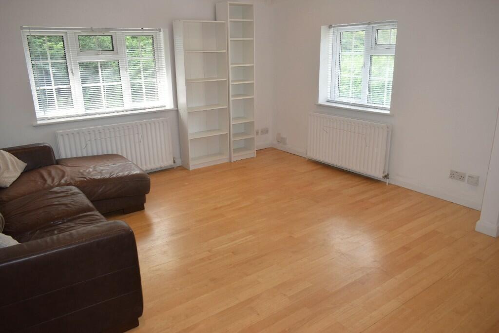 Apartment in Southampton, Hollybrook - View 2