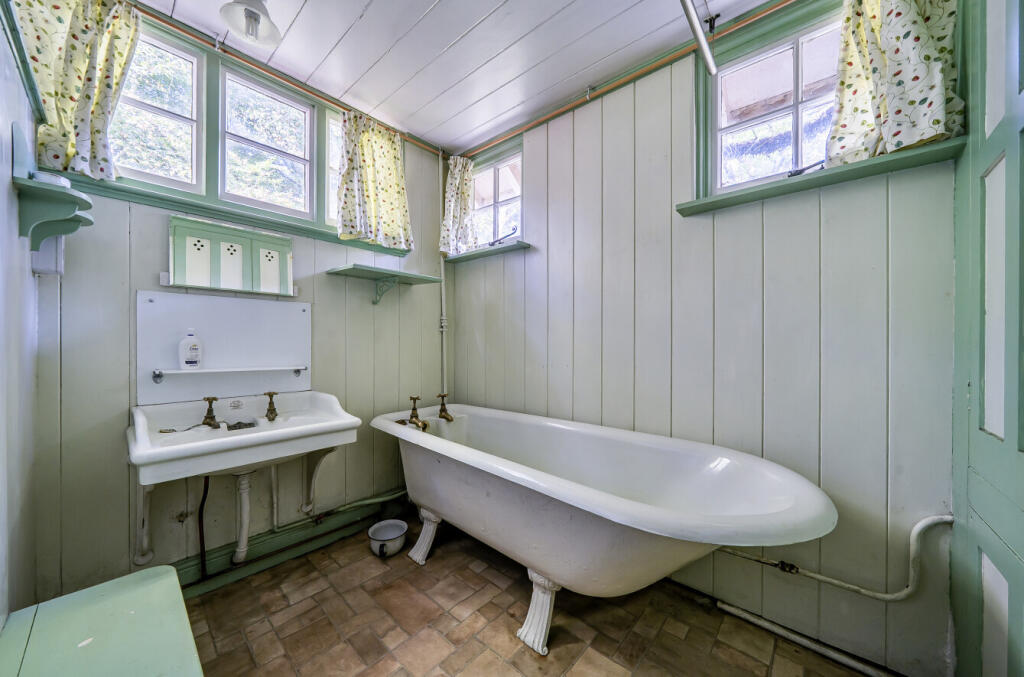 House in Llangadfan, Banwy - More