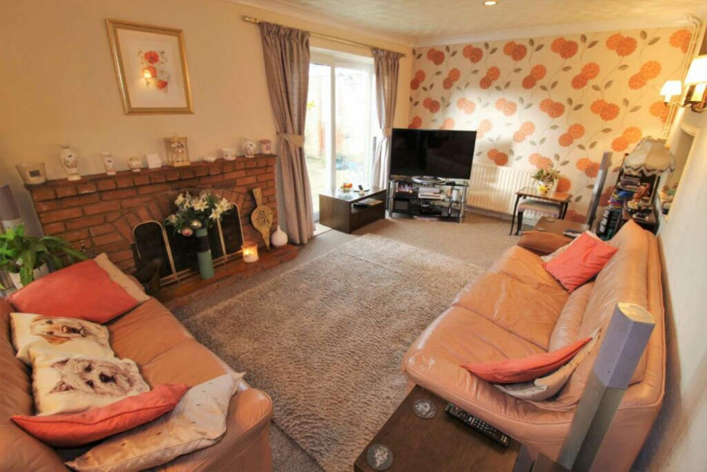 Turner Road, St. Neots, PE19 photo 4