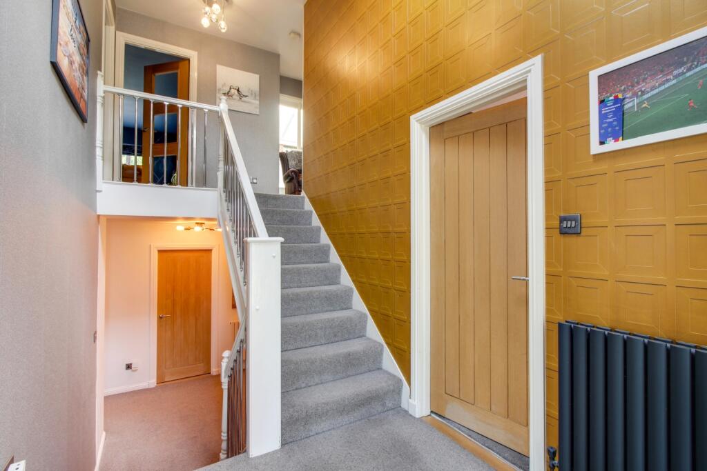 House in Halifax - View 3