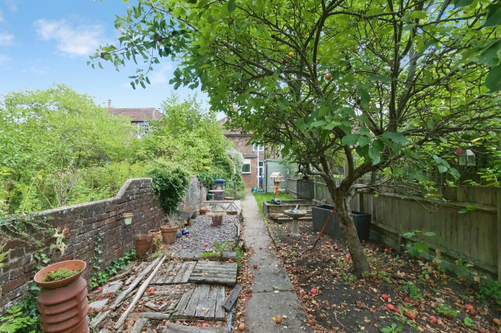 House in Redhill - View 5