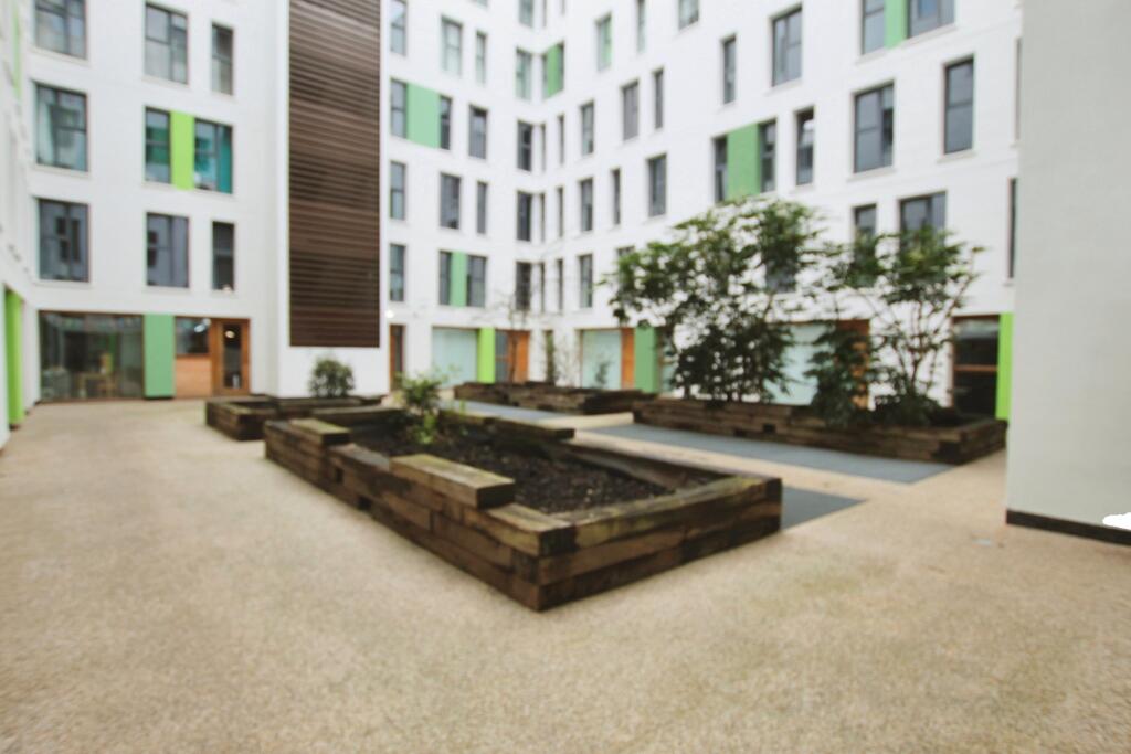 Greenhouse, Beeston Road, Leeds, LS11 photo 2