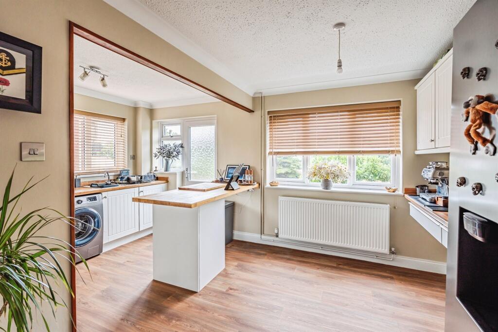 House in Eastbourne, East Sussex - View 4