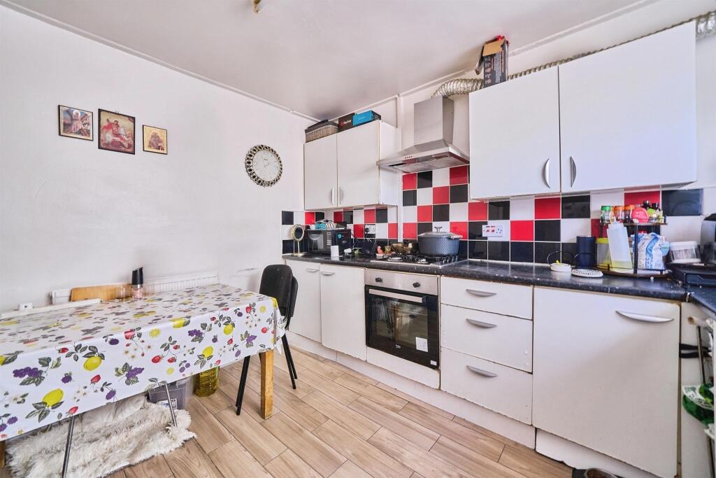 Apartment in London - More