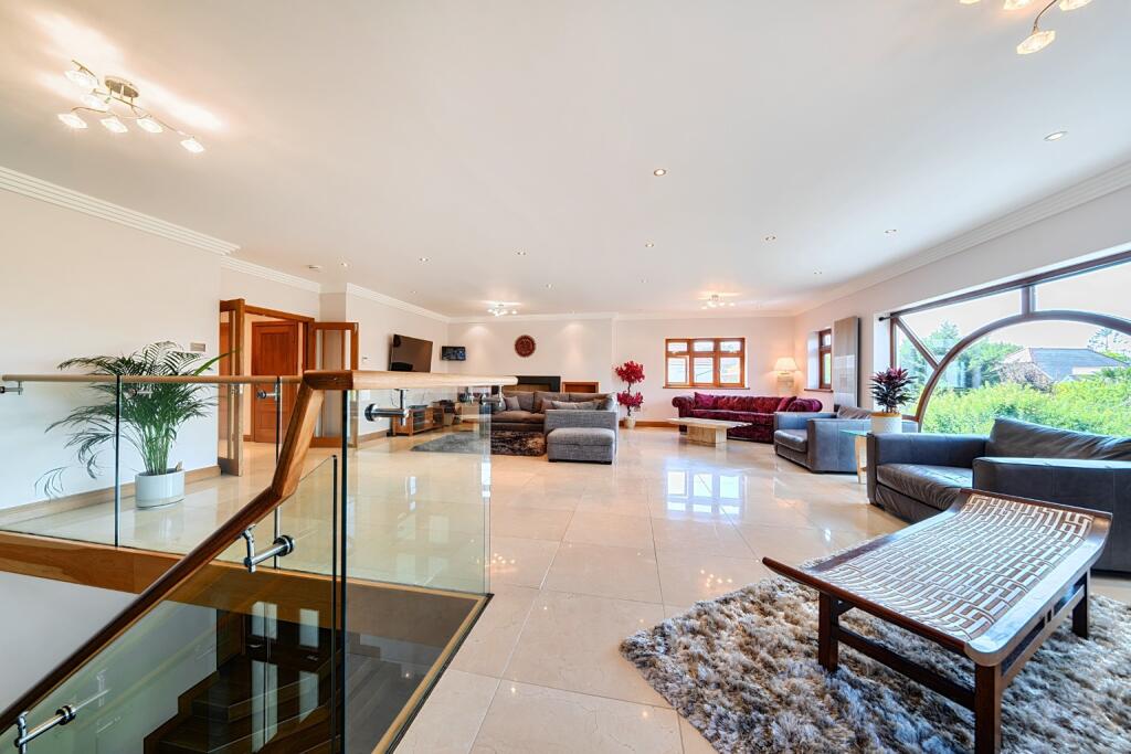 Manor Road, Chigwell, Essex photo 4
