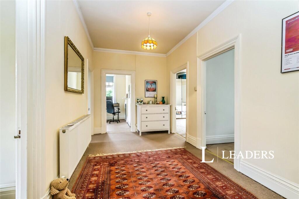 Apartment in Sevenoaks, Kippington - View 5
