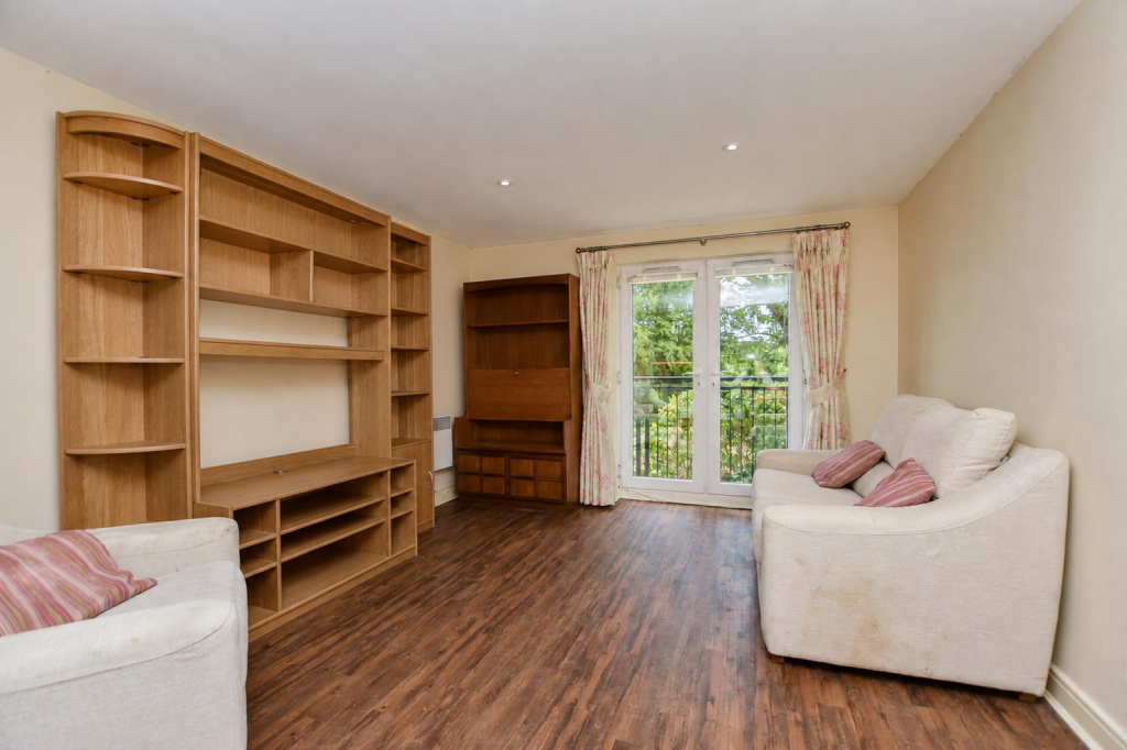 Apartment in Luton - View 4