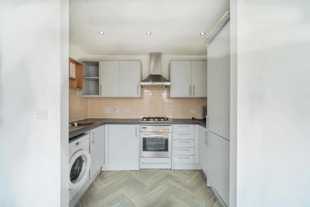 Apartment in London - View 3